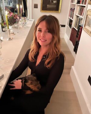 Ophelia Lovibond Instagram - A scrumptious dinner in the most gorgeous home with Janet the puppy as guest of honour ❤️ Thank you @iamlaurajackson for always being the #hostesswiththemostess and @boden_clothing for the #glam #gladrags ✨ Very much kicked off the #partyseason! #bodenclothing #dinnerparty #aboutlastnight