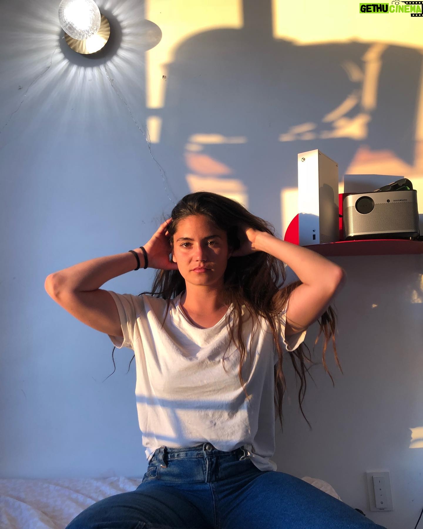 Ophélie Bau - 10.4K Likes - 🌇