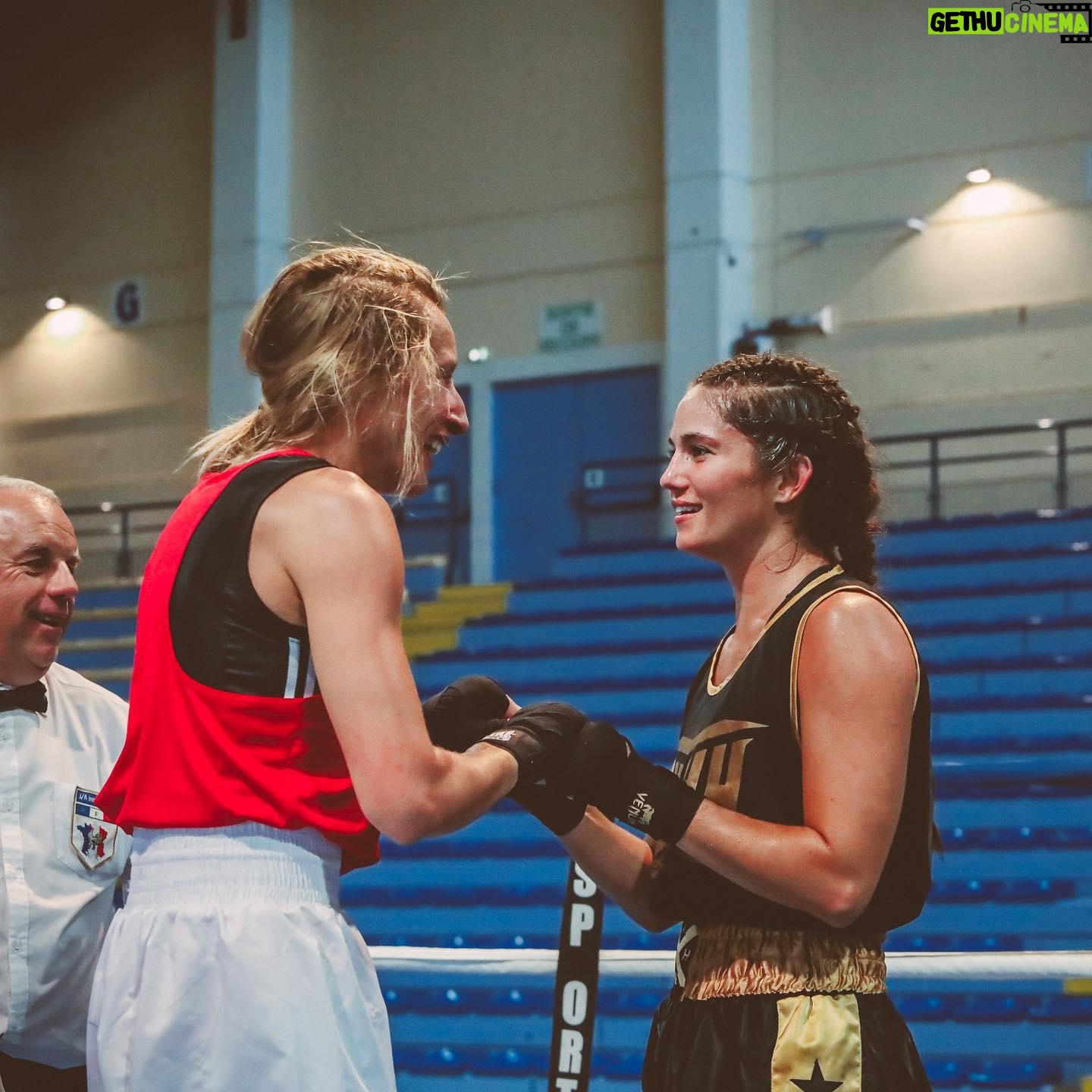 Ophélie Bau - 5.5K Likes - Merci à @alexandre.cabane
Merci à tous ceux qui étaient là autour du ring, et ceux qui étaient là par la pensée !
🌞🦁
📸 @laurentvilarem_lvstudio
🥊 @rinkagefight
Bravo à tous les combattants !
|
|
|
|
|
|
|
|
#boxe #boxeanglaise #boxer #amateurboxing #montpellier #combat #nobleart