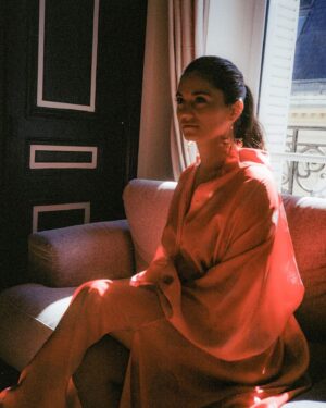 Ophélie Bau Instagram - 📸 #argentique 
👗 @lanvinofficial 
🌹🌹🌹
|
|
|
|
|
|
|
|
|

|#lanvin #argentiquephoto #photography #photographer #photoshoot #actress