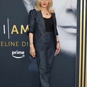 Orfeh Instagram - This post is for ALL who’ve asked me about this suit😃 The wonderful @meredithpaley rushed it over in a pinch and well, she chose right😜🎤 #funfact, my 💖 @rebelwilson wore this same style to her #rebelrising book launch a couple months ago & looked absolutely phenomenal in it🔥🔥 Thanks again Meredith & @talbotsofficial ‼️‼️‼️❌❌ 
Glam by : @dstylemakeupofficial @jeromelordetsalon @ritahazan 🥰🥰🥰 📸 : @cindyord @gettyimages 
.
.
.
#moviepremiere #nyc #fashion #agoodsuitnevergoesoutofstyle #glam #ittakesavillage #redcarpet