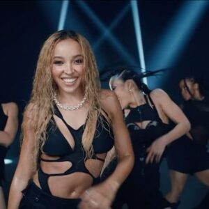 Oriane Serveille Instagram - THE BB/ANG3L EXPERIENCE !!!! got to work with @tinashenow on this special project 🩵 thank you @shaylatukolan for bringing me as assistant choreographer on this one 🥹✨🙏🏽

Creative: @tinashenow 
Director: @mikeho_
EP & Producer: @colinwrandall
DP: @tjr_randall
Choreographer: @shaylatukolan
Assistant Choreographer: @oriane2504 
Dancers: @monyettc @max__pham @maasaishihara @khalilmcneil @kerryntonjones @pauline.casino @Yehvyn @oriane2504 @thinkdavid_
MGMT & Producer: @simonnegabrielle 
Digital Marketing: @krishatakeover 
Label: @nicedotlife
Prod Sup: @realconnorgould
1st AD: @riff.tv
1st AC - A: @camerasamurai
1st AC - B: @joegunawan.film
2nd AC - A: @mr_julius
2nd AC - B: @saraifilms2
Camera Op - B: @ryanpostas
Steadicam: @thorgodofbass
Technocrane: @elifranks.dp
VTR: @vibenvision
Gaffer: @mikewilliamsoncinema
BBE: @seemeija
LCD: @chris.van.lieshout
Electric: @harrisonbliss
Electric: Hassan Jabbar
Electric: @emiliozertuche_
Key Grip: @helloitskip
BBG: Francisco Perales
Grip: @matthayx
Grip: Fernando Nevarez
Grip: Zack White
MUA: @caseygore_makeup
Hair: @ninajhair 
Stylist: @yasixguilani 
Art Director: @addtheatre
Art Asst: Darryl Hoss
BTS Photo: @syduals
Truck PA: Malik Riley
PA: @anthonymvega
PA: Sebastian Bordigoni
Talent PA: @arnavvshahh
Crafty Co: @classycraftyla
Crafty: @whitney_lynn05
Agencies: @cleartalentgroup @blocla 
Editor: @mikeho_
Titles: @zwickpost
Color: @company_3
Color Producer: @mariocastro
Colorist: @bryansmaller
VFX: @b.art.vfx
Prod Co: @feedthewolf_la