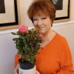 Orietta Berti Instagram – GRAZIE💖 alla piccola Giorgia che nei giorni scorsi mi ha recapitato questa bellissima piantina di #rose🌷 

Grazie💐 per questo bellissimo pensiero e per l’affetto

Un abbraccio❤
Orietta

#sorprese🎁 #giorgia #rose #gratitudine #ladolcezzadeibambini❤ #love💖