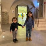 Orietta Berti Instagram – Tanti tanti tanti auguri di buon compleanno alla mia nipotina OLIVIA💖 che oggi compie 5 anni🎂…e grazie perchè insieme alla tua sorellina Ottavia ci riempite ogni giorno di gioia❤💟💛💚💙💗💖
Auguri piccolina❤🎁🐣
Mille baci💖
Orietta
#Olivia #buoncompleanno #5anni #manina #buoncompleannoOlivia💖 #nipotina #OliviaeOttavia💖 #lavita #love💖 #nipotine❤ #legioiedellavita #felizcumpleaños #happybirthday #emozioni #amore