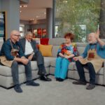 Orietta Berti Instagram - I Maestri Andrea e Bruno incontrano una Maestra della canzone italiana, in un programma tutto dedicato a #Sanremo2024: poltronesofà presenta DO-RE-MI-SOFÀ, con @bertiorietta e la partecipazione del più grande esperto italiano di #sanremo , @marinobartoletti . Mettetevi comodi e seguite il primo dei quattro episodi! #poltronesofà #SoloDivaniDiQualità #OriettaBerti #MarinoBartoletti #DoReMiSofà #ad
