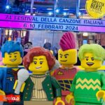 Orietta Berti Instagram - "In via dei...mattoncini" #love💖 #LaSad @rosario_fiorello @fiksdaghestagram @plantinobaby @sadboytheo #viadeiciclamini 💙💖💚 Grazie💖 a @brick_olo per questo bellissimo omaggio grafico in versione #lego del nostro duetto a #Sanremo dal caro Fiorello😍 Un abbraccio🌈 Orietta @lego @legoitaly_official #legoversion #graphicart❤ @believemusicitalia @danti2f @enricocremonesiofficial @pinupstars @fabrizio_biggio @maurocasciari @lucatommassinidreamer @vivarai2off @sanremorai @amadeusonoio @361comunicazione #vivarai2 #punk #punx #punkversion #autodistruttivo @telefonoamicoit #social😍😍😍😂 @biggiepaulofficial