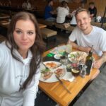 Ornella Koktová Instagram - Sliby z ostrova se musí plnit😅🏝️…takový hodiny jsme s Martinem snili o mega italský hostině plný pasty a pizzy.😍🍝🍕A jak jsme se tak spolu cpali, Martin říká “Chápeš to? My se tu teď fakt přežerem! Jako fakt!!!😄🤌🏻”