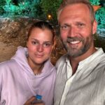 Ornella Koktová Instagram - 🔥SURVIVOR🔥 Ornella - 3. vypadnuta Velka skoda, ze to Ornella zabalila. Podle ohlasu si delala do te doby dobre jmeno. Na soubojich se do toho dostavala a urcite nebyla nejhorsi. V kmeni nebyla na obtiz a mela vlastni hlavu, humor a take ostrost na to, aby nehlasovala s davem. Mozna to vyplývá z toho, ze vedela, ze nepojede na vitezstvi, ale i tak bavila. Osobne jsem ji a nejake kauzy okolo Ornelly neznal a nepotrebuju znat. Na me pusobila velmi prijemne. Jako clovek, ktery se jen tak z neceho nezblazni a je v nem vic, nez by cekali ostatni a nebo i ona sama. Vypravi se s ni skvele a koneckoncu mrknete na rozhovor s ni na @yesstv_ Hero/Hero Jeji veta - rikam ji skřetka - 🙈🤣🤣 zustane v mem videoarchivu naporad Hodne stesti a diky za hru #survivorcs2024 @ornellakoktova