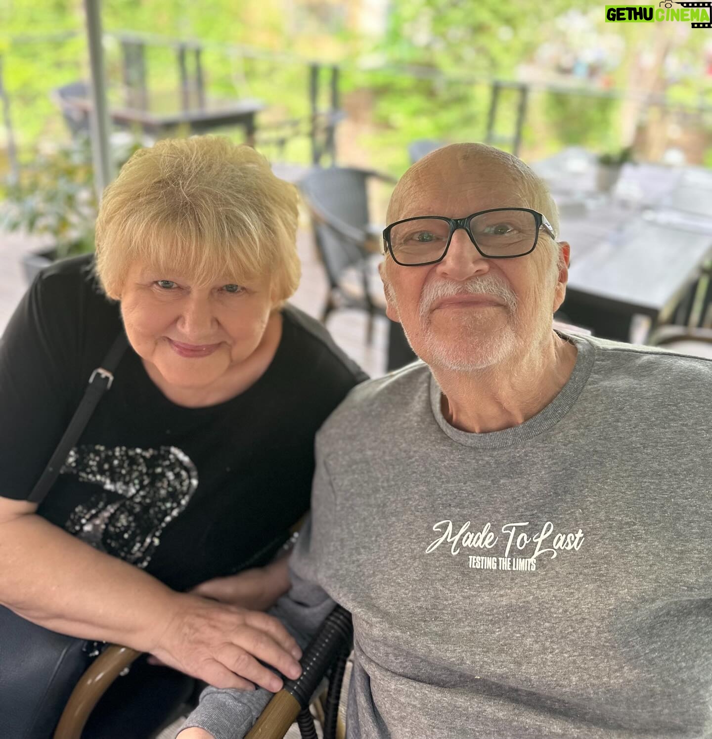 Ornella Koktová Instagram - Krásný narozeninový den Pepíčka a Lilianne🩷…přeju vám oběma pevné zdraví, moře štěstí a úsměv na tváři!🥹 Nekonečně moooooc vás milujuuuuuu!!!!!!! Hurá Hurá Hurá🍀!!!