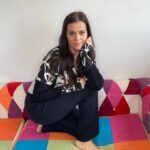 Ornella Koktová Instagram - Legíny, co nejsou upnutý? Tak to je NOVINKA od @lelosi ✨…legíny Relaxed jsou hebký, stylový, nikde neškrtí, udělají pěknou siluetu těla a hlavně jsou neslutečně pohodlný!😍 A to tílko je taky Lelosi…jak jinak.🙃 SLEVOVÝ kód na 20% platí na vše kromě již zlevněného zboží, setů a dárkových karet. 💜Kód: ORNELLA20💜je platný do pátku 26.4 !!!😉 #ootd #lelosi #collab #spring #fashion