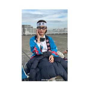 Oto Abe Instagram - #仮面ライダーガッチャード
Blu-rayCOLLECTION特典！
「我ら3年G (ｶﾞｯﾁｬ)組」解禁されました〜👓🔥💰
みんなのキャラが崩壊していてカオスな空間になっています😆
2枚目はミナト先生に貸してもらった瓶底眼鏡👓

是非ご覧くださいませ🫶

予告↓
youtu.be/8ZGNG7vYUhs

現在絶賛予約受付中！
toei-video.co.jp/special/gotcha…