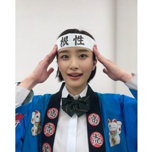 Oto Abe Instagram - #仮面ライダーガッチャード
Blu-raycollection発売記念！
「3年ガッチャ組」上映イベントありがとうございました☆
すごく楽しかったです☺️
珍しのラケちゃんとの2ショット📸