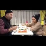 Oya Okar Instagram - Minnoşum @sevketcoruh istemeden videonun sonunu kesmiş 😂😂 , işte orijinali 👊 Totalde Zeytin AB'de peynir yanında çay Bizim sette herkes doyar @arkasokaklarofficial @ozozlemcinar @basakatc @makeupszngunduzalp