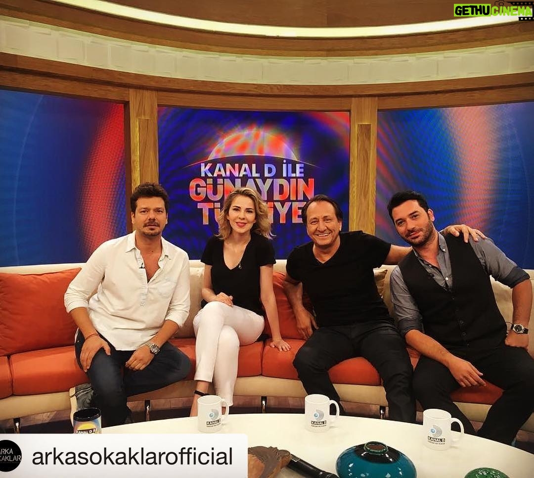 Oya Okar Instagram - #kanaldilegünaydıntürkiye Biz güne böyle başladık ☺️ Arka sokaklar, 12. Sezonun ilk bölümüyle, bu akşam, Kanal D'de... #arkasokaklar