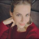 Oya Okar Instagram - S02 E35 💃 Yolun yarısı mı bilinmez ama sağlıkla gelsin, gerisi lafügüzaf... Doğum günüm dolayısıyla güzel dileklerde bulunan herkese ben de güzellikler dilerim. Koca kalpli, her biri pırıl pırıl gençler olan SMFC ve OOFC’ye Löseve yaptıkları bağış için çoook teşekkür ederim. 🙏❤️