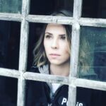 Oya Okar Instagram – —45-40’tan merkeze, olay yerine yakınız arkadaşlar. 😎🚨
Selin Demirci Güneri, bazen birbirimizi zorlasak da bu yolda kalbimiz hep bir attı ve ben seni oynamayı çok sevdim.

Arka sokaklar evreninde bu yolculuğu yaşamama sebep olan Yapımcımız Türker İnanoğlu’na, yıllarca bir arada çalıştığım tüm yönetmenlerimize, senaristlerimize, oyuncu arkadaşlarıma ve kamera arkası ekibimize, yapım ve yayında emeği geçen herkese ve hayal bile edemeyeceğim büyüklükte bir sevgiyle beni sarıp kucaklayan, sahiplenen tüm seyircimize bütün kalbimle teşekkür ederim. 

Bu yolda yıllarca beraber yürüdüğüm canım partnerim Şevket Çoruh’a karşılıklı oynadığımız her bir an için teşekkür ederim. Ben Selin’i en çok Mesut’la sevdim.

Yarım kalan hikayeleri bilmediğimiz, görmediğimiz bir yerde devam eder elbet. Şimdilik bana müsaade. Rıza Baba’nın da söylediği gibi:

“Bu meslekte yaşamak da ölmek de ekip işi. Yaşamak da ölmek de”
 
Oya Okar 

1. Selin Demirci Güneri
2. İlk sezon.
3. Herşey nasıl başladı.
4. Burun kırıyorum.
5. Selmes ilk selfie- Walking Dead season 1
6. Yeri geldi zincirle bağlanıp sulara atıldık
7. Gizli görevler
8. Ölümden dönmeler
9. Yengecilik
10. Güneriler fotoğrafıydı ama elim çarpmış aynı kareyi iki kere paylaşmışım.. bu da nazar boncuğumuz olsun☺️