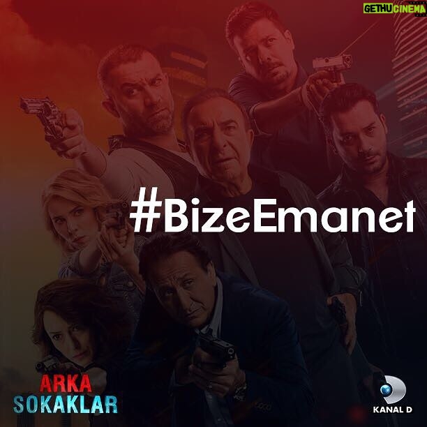 Oya Okar Instagram - Bu akşamki hashtag #BizeEmanet Arka Sokaklar 452.bölüm başlamak üzere👊💥#arkasokaklar