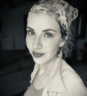 Oya Okar Instagram - Challenge accepted @gokceisil 🖤
#istanbulsözleşmesiyaşatır #kadınaşiddetehayır #hayvanhaklarıyasasıçıksın