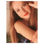 Oya Taşanlar Instagram - 2021 güzelliklerle gelsin, ben hazırım 🧜🏻‍♀️ Mutlu yıllar! 🎄🥰