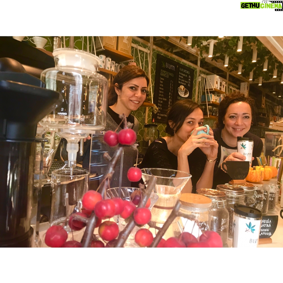 Özlem Çınar - 9.6K Likes - Harikulade bir yer...
#coffee #glutenfree #organics #sugarfree #blumcafe #blum👌#thirdwavecoffee