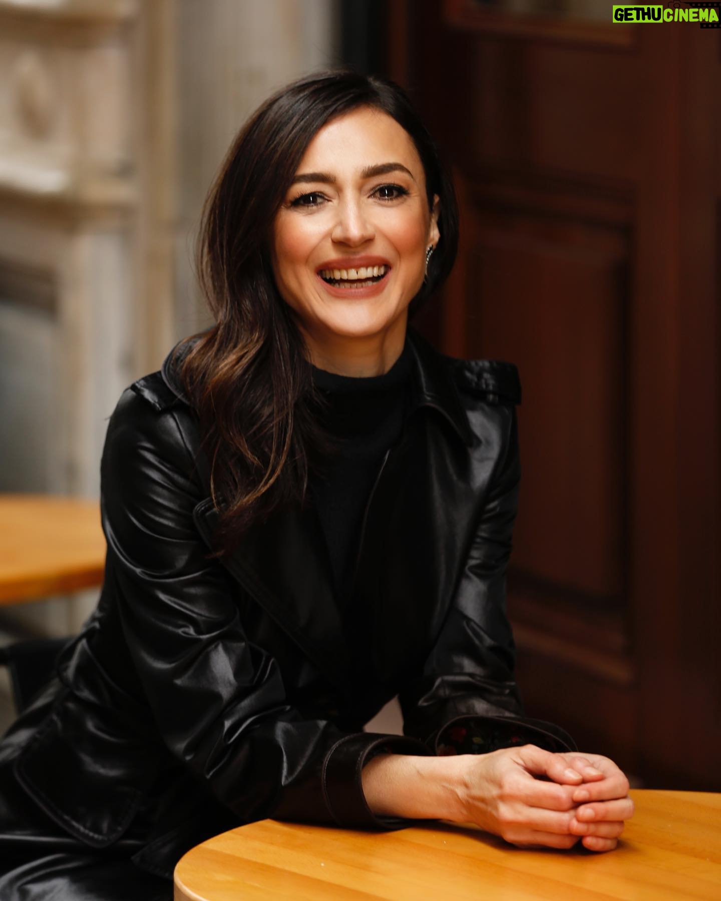 Özlem Çınar - 8.3K Likes - @eceo @tugbagazanfer