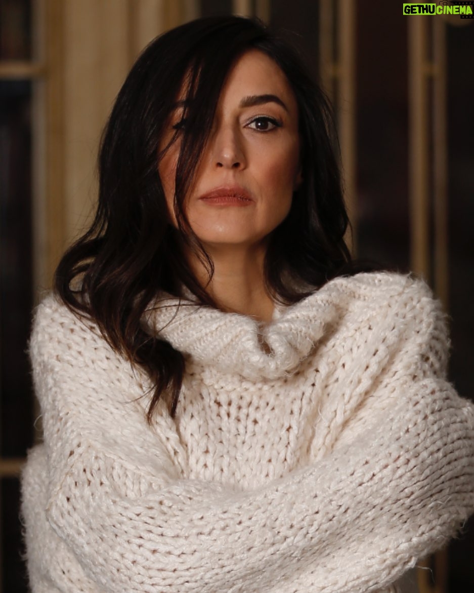 Özlem Çınar - 7.2K Likes - @eceo @tugbagazanfer