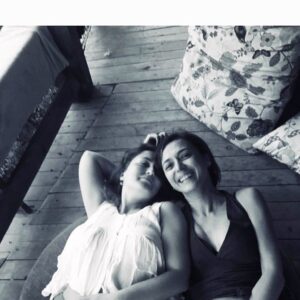 Özlem Çınar Instagram - 🖤