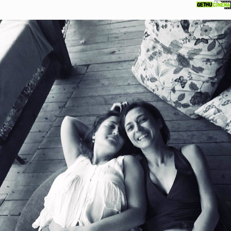 Özlem Çınar - 10.2K Likes - 🖤