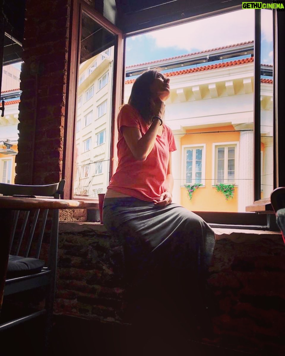 Özlem Çınar - 7.5K Likes -