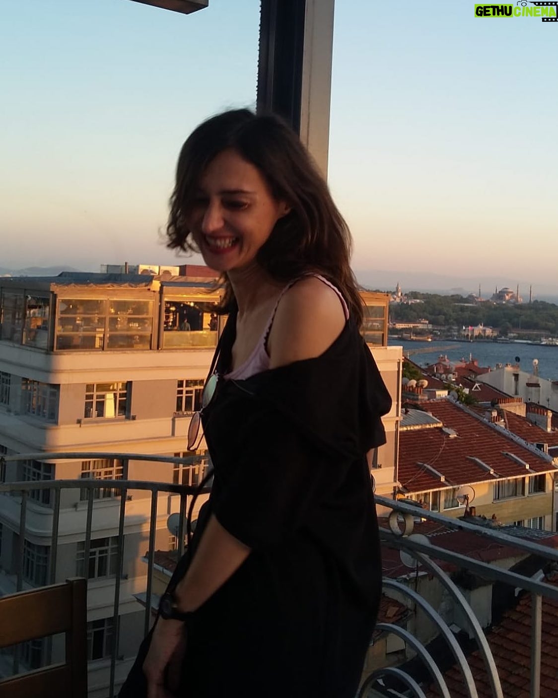 Özlem Çınar - 9.2K Likes -