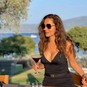 Özlem Conker Instagram - Golden hours💫