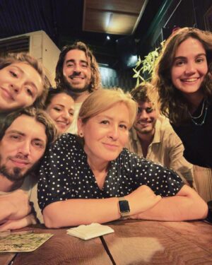Özlem Türkad Instagram - Hep diyorum ; İşler biter, insanlar kalır!
Her biri kıymetlimdir😍 Her biri pırlanta! Ne şanslıyım yahu😊🩵 ( Daha bi bu kadar da fotoğrafta olmayanlar var😉)