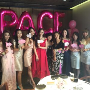 Pace Wu Instagram - 謝謝朋友們給我的生日驚喜派對，很感動，愛妳們！💕💓💕💓 #活到39歲有這麼多愛超值 #年齡不是問題 #有愛最重要 #今年生日過了太多次很感謝 #蘋果日報說有楊恭如其實是我朋友Phoebe😆 #謝謝朋友們把我當公主寵 #還給我載皇冠👑  #皇冠ㄧ回家就被Hillary拿走了