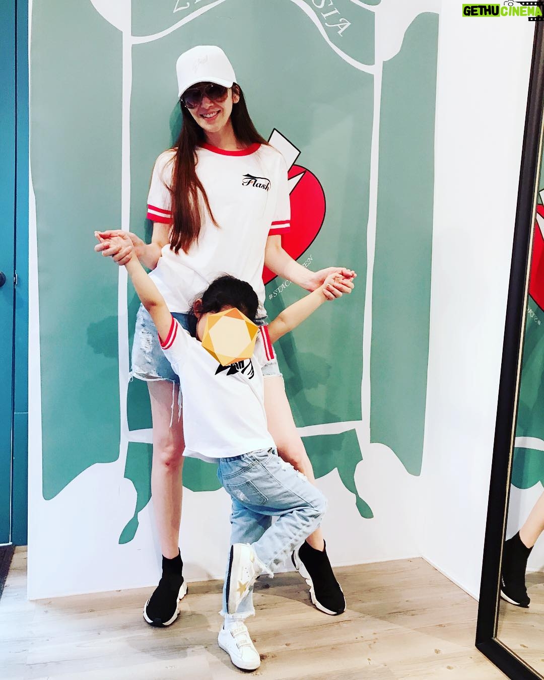 Pace Wu - 2.9K Likes - Flash母女裝⚡️ @stacie_chen