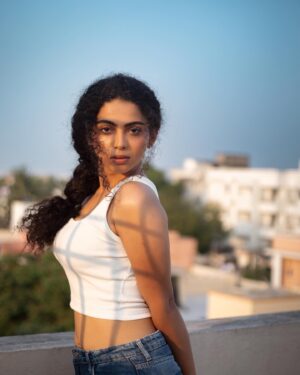 Padeni Kumar Instagram - Be a lion in your own den🔥
.
Pc: @vijayfredrick_secrets 
.
#bold #sunset #curly #beauty #portrait #fun #fire #love