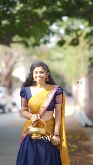 Padeni Kumar Instagram - அவளின் சிரிப்பில் மயங்கி கிறங்கிப்போனானாம் அவளின் என்னவன் ❤️
.
.
.
#love #passion #ootd #traditional #work #saree #curly #barbie