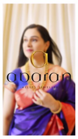 Padmini Kolhapure Instagram - Zindagi pyar ka geet hai & Every heart will have to sing it !!! 

41 years back from today, my Movie Souten released, and this nostalgic song is always so close to my heart. 

Just like how these Songs are Timeless & Precious, So are the Collections of Abaran Timeless Jewellery !!

Thank you @abarantimelessjewellery for bringing up this nostalgic moment of  Life❤️
.
.
#paidcollaboration