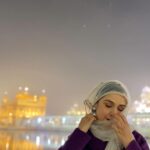 Padmini Kolhapure Instagram - Waheguru 🙏🙏🙏 my soul just bathed in the light emanated at #goldentemple 🙇‍♀️ let us live in peace and make this world a better place for our future generations #happynewyear