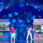 Padmini Kolhapure Instagram - Dekhiye #IndiasBestDancer aaj raat 8 baje, sirf #sonyentertainmenttelevision @shaktikapoor @terence_here @iamsonalibendre #geetakapurofficial