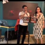 Padmini Kolhapure Instagram - Thank you for this video @beetlebee Fun afternoon #nishasagar #throwback Happy in a @payalsinghal #kareoke