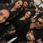 Padmini Kolhapure Instagram - Oh I love my selfies ☺️ So happy to see so much love for Jackie and Tiger 😍 All the best @tigerjackieshroff for #ganapath 🤗 In frame @dreamgirlhemamalini @apnabhidu @madhuridixitnene @drneneofficial @priyaankksharma