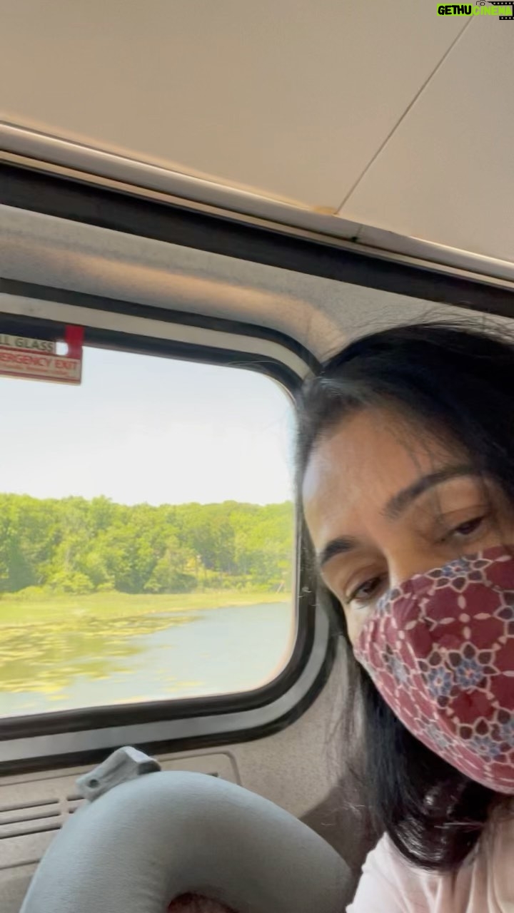Padmini Kolhapure Instagram - Ohhh how I loveee train travel π₯° brings back sohhh many memories from #virarspecial πto #amtrak to #eurorail π bachpan sey abhi tak π₯°