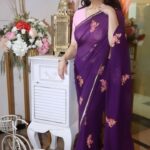 Padmini Kolhapure Instagram – Kya aap bhi Saree pasand kartey hain ! And what is your favourite saree 
#saree #sari #साड़ी #saari 
@padmasitaa sarees