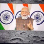 Padmini Kolhapure Instagram - Watching live CHANDRAYAAN 👏👏👏Such a momentous day in the lives of every #indian ! #proudtobeindian Today every Indian must be feeling #overthemoon 🙏 #isro 👏👏👏 #chandrayaan #bharatmatakijai @isro.in