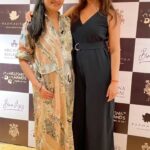 Padmini Kolhapure Instagram - Great evening ! Fantabulous ladies 👌 what a great show A Royal Rendezvous with @padmasitaa @archanaaggarwalofficial @beetlebee @sita_talwalkar @smitathackeray @drmadhuakhourichopra @zarinekhan1207 @dolly.jain @tejukolhapure @shannonksinger @sangeetakilachandofficial @helpinghandsfoundationindia @parulchawla9 @smita.gondkar @parulbindal @amybillimoria @itsjyotikapoor Last but not the least @talatazizofficial And many many 🤗