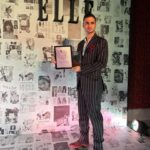 Padmini Kolhapure Instagram - And the #elleindia fitness award goes to ….. @karansawhney11 👏👏👏 Kalan you have proved hardwork always pays off .. you’ve done not just your parents proud but your Maushis too and above all your grandad who left no stone unturned in the fitness industry #madhukartalwalkar continue following his foot steps ⭐️ . . @thetribeindia @anusha.nandani @robin_behl14