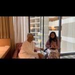 Padmini Kolhapure Instagram - Took blessings from Pyarelal ji .. koshish ki .. rehearsal with magicians (musicians) Sorry video bit dark #laxmikantpyarelal 🙏🙏🙏 #latamangeshkar 🙏🙏🙏 #kalyanjianandji 🙏🙏🙏 @prriahaiderproductions