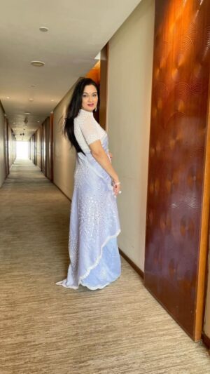 Padmini Kolhapure Instagram - #merrychristmas to all my lovely followers 🎄☃️🎄and #happynewyear in advance have a great #2023 
#saree by #padmasitaa 
@padmasitaa