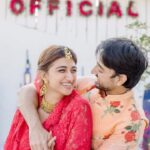 Padmini Kolhapure Instagram - Happy happy happyyyy anniversaryyyyy to my darlingssss @shazamorani @priyaankksharma #shazasharmagayi Blessings ❤️💫 #ozenbyatmosphere