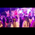 Padmini Kolhapure Instagram - Super duper #sangeet program at #puri #destinationwedding great audience ..loved singing #retro songs ..evergreen #jaijagannath